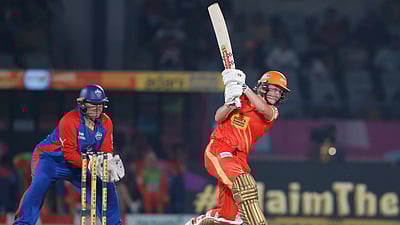 எலிமினேட்டர்: தில்லி கேபிடல்ஸுக்கு 169 ரன்கள் இலக்கு! இறுதிப்போட்டிக்கு முன்னேறுமா?