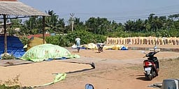 நேரடி நெல் கொள்முதல் நிலையத்தில் பணிகள் தாமதம்: விவசாயிகள் அவதி