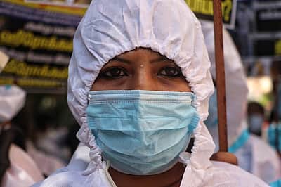 உலகில் 3.4 கோடி மருத்துவப் பணியாளர்கள் பற்றாக்குறை! இந்தியாவின் நிலை என்ன?