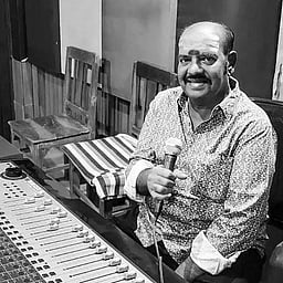 பிரபல இசையமைப்பாளர் எஸ்.பி.  வெங்கடேஷ் காலமானார்!