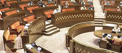 விவசாயிகள் நலனில் சமரசம்! நாடாளுமன்றத்தில் எதிர்க்கட்சிகள் வெளிநடப்பு!