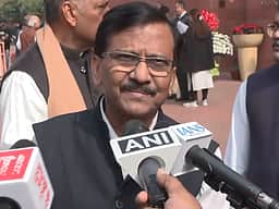 பிரதமர் எல்பிஜி விவாதத்தைத் தவிர்த்துத் தேர்தல் பேரணிகளில் மும்முரம்: சஞ்சய் ராவத்
