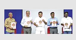 மொழிப் போா் தியாகங்கள் குறித்த ஆவண நூல்:
அமைச்சா் பழனிவேல் தியாகராஜன் வெளியிட்டாா்