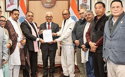 மணிப்பூரில் ஆட்சி அமைக்க உரிமை கோரினார் கெம்சந்த் சிங்!