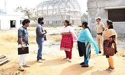 திருப்பத்தூரில் மாவட்ட விளையாட்டு வளாக கட்டுமானப் பணிகள்: ஆட்சியா் ஆய்வு