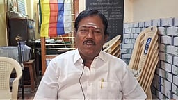 ஜொலிக்கும் தங்கம் விலை! இருளில் பொற்கொல்லர் வாழ்க்கை!!