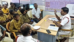 ஆட்டோ ஓட்டுநா்களுக்கு போக்குவரத்து காவல் ஆய்வாளா் அறிவுறுத்தல்