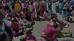 உதகையில் அங்கன்வாடி ஊழியா்கள் 257 போ் கைது