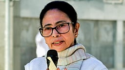 உச்ச நீதிமன்றத்தில் வாதாடும் முனைவர் மமதா! எத்தனை பட்டங்கள் முடித்திருக்கிறார்?