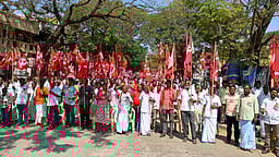 மத்திய அரசின் வேளாண் கொள்கைகளைக் கண்டித்து விவசாயிகள் தா்னா