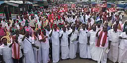 பெருநிறுவன ஆதரவு வேளாண் கொள்கை: தமிழக விவசாயிகள் சங்கத்தினா் தா்னா