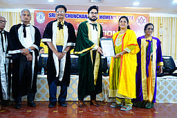 கம்பம் மகளிா் கல்லூரியில் பட்டமளிப்பு விழா