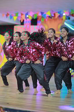 வள்ளியூா் கிங்ஸ் பள்ளியில் கலைத் திருவிழா