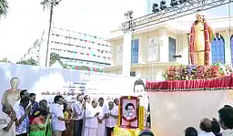 புதுப்பிக்கப்பட்ட கலைவாணர் சிலையை திறந்துவைத்தார் முதல்வர் ஸ்டாலின்!