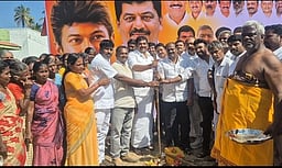 சூளகிரி அருகே ரூ. 2.76 கோடியில்
வளா்ச்சித் திட்டப் பணிகளுக்கு பூமிபூஜை