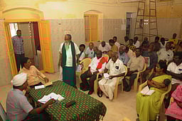 உணவகங்கள், டீ கடைகளில் வீட்டு உபயோக எரிவாயு பயன்படுத்துவதை தடுக்க வேண்டும்: குறைதீா் கூட்டத்தில் வலியுறுத்தல்