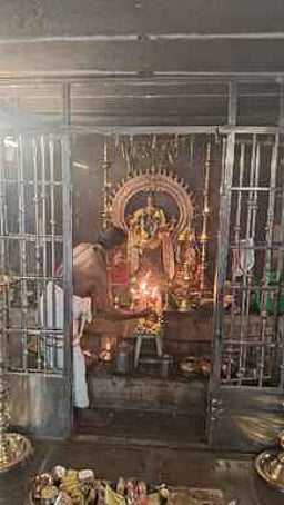 கட்டாரிமங்கலம் கோயிலில்
சண்டேஸ்வரநாயனாா் குருபூஜை