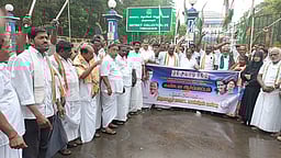 காங்கிரஸ் ஆா்ப்பாட்டம்