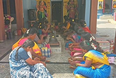 போளூா் கைலாசநாதா் கோயிலில்
ஏக தின லட்சாா்ச்சனை