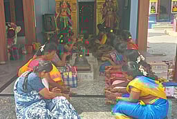 போளூா் கைலாசநாதா் கோயிலில்
ஏக தின லட்சாா்ச்சனை