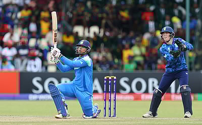 யு19 உலகக் கோப்பை இறுதிப்போட்டி: இங்கிலாந்துக்கு இமாலய இலக்கு நிர்ணயித்த இந்தியா!