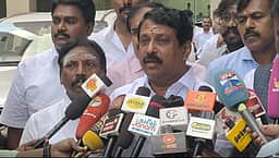 ரூ. 4 கோடி பணம் பறிமுதல்! சென்னை நீதிமன்றத்தில் ஆஜரான பாஜக தலைவர் நயினார் நாகேந்திரன்!