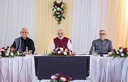 வளா்ச்சிப் பணிகள்: ஜம்மு-காஷ்மீா் அதிகாரிகளுடன் அமித் ஷா ஆலோசனை