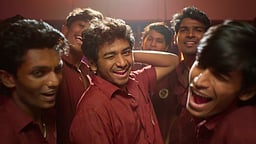 முட்ட கலக்கி - யூத் முதல் பாடல்!