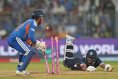 பந்துவீச்சில் அசத்தல்; பேட்டிங்கில் சொதப்பல்! இந்தியாவிடம் போராடி வீழ்ந்த அமெரிக்கா!! 