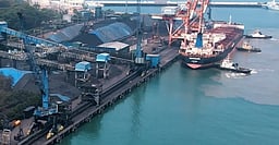 ரூ.2 லட்சம் சம்பளத்தில் துறைமுக ஆணையத்தில் வேலை: உடனே விண்ணப்பிக்கவும்!