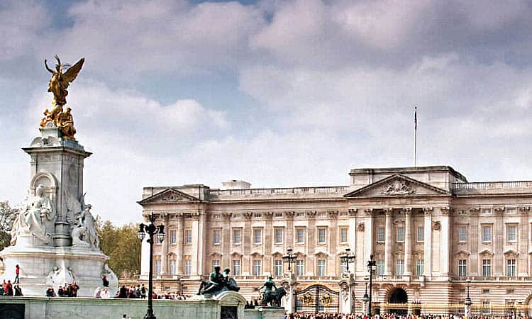 விலை உயர்ந்த அரண்மனை