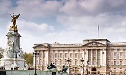 விலை உயர்ந்த அரண்மனை