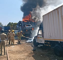 சூளகிரி காவல் நிலைய வளாகத்தில் தீ விபத்து: 12-வாகனங்கள் தீக்கிரை