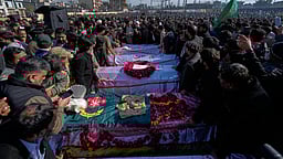 பாகிஸ்தான் மசூதியில் தற்கொலைப் படைத் தாக்குதலுக்கு டேஷ் பொறுப்பேற்பு!