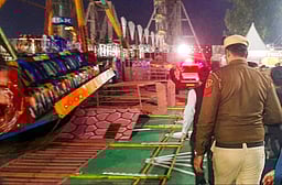 ஹரியாணாவில் ராட்டினம் சரிந்து விபத்து: காவலர் பலி, 13 பேர் காயம்   