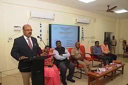 வாக்காளரியல் கல்விக்கு தனித்துறை அவசியம்