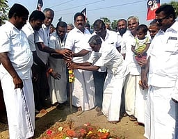 சங்ககிரி ஒன்றிய பகுதியில் ரூ. 20 லட்சத்தில் கான்கீரிட் சாலைகள் அமைக்கும் பணி தொடக்கம்