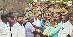 தீ விபத்து: பாதிக்கப்பட்டோருக்கு நிவாரணம்