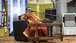 பொருள்மிகுந்த கருத்துகளை 
எளிமையாக சொல்லியவா் திருவள்ளுவா்