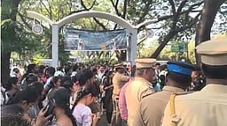 குரூப்-2, 2ஏ தேர்வில் குளறுபடி!  தமிழ்நாடு முழுவதும் முதன்மைத் தேர்வுகள் தள்ளிவைப்பு!!