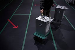 ஜப்பான் தேர்தலில் ஆளுங்கட்சிக்கு அமோக வெற்றி! - கருத்துக்கணிப்பு முடிவுகள்