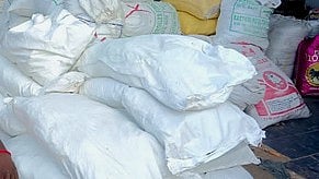 காரில் பதுக்கிவைத்து விற்பனை செய்த 69 கிலோ புகையிலைப் பொருள்கள் பறிமுதல்