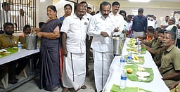 திமுக - காங்கிரஸ் இடையே எந்த விரிசலும் இல்லை: வீட்டு வசதித் துறை அமைச்சா் சு.முத்துசாமி