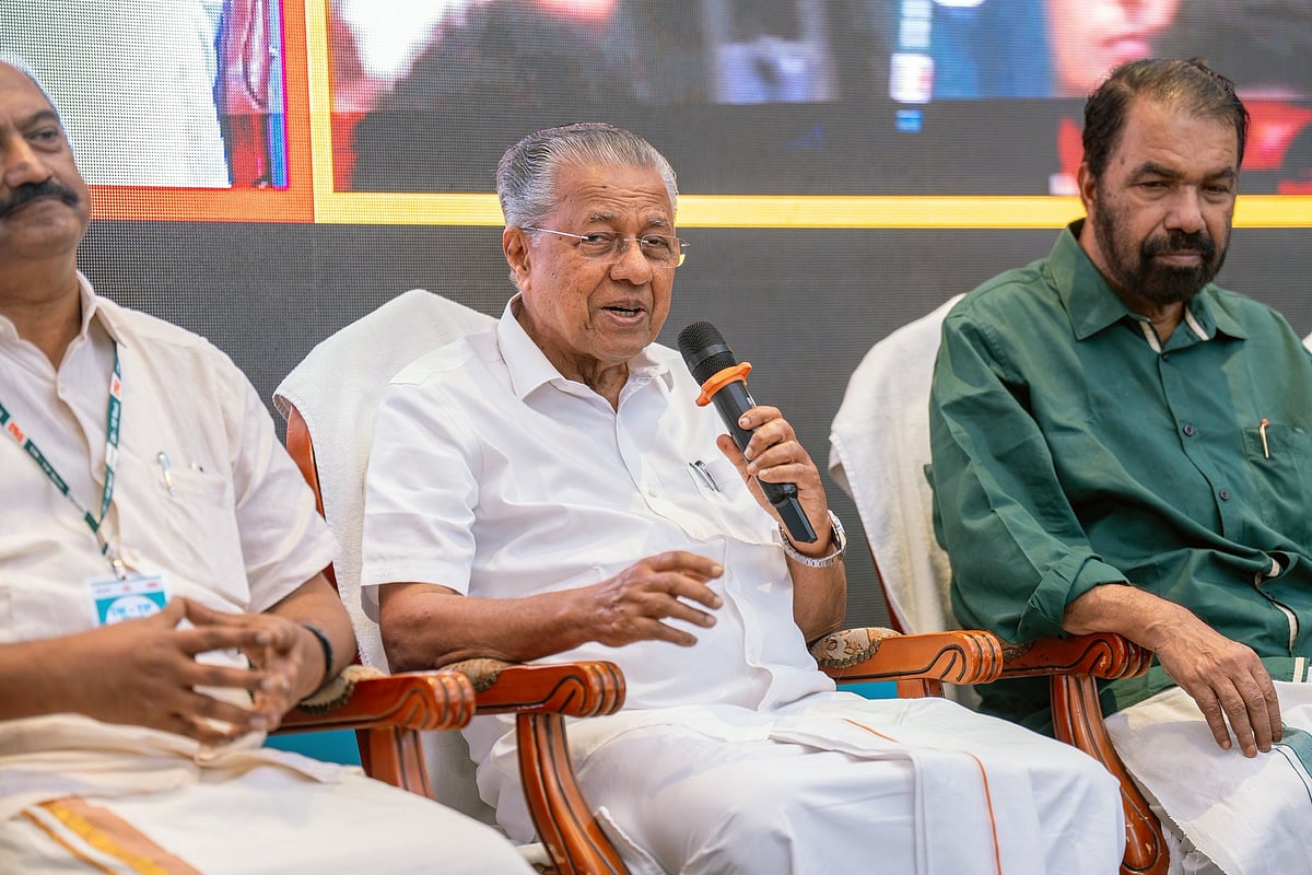 சிறுபான்மையினரை அஸ்ஸாம் முதல்வர் சுடுவதுபோல விடியோ: பினராயி விஜயன் கண்டனம்!