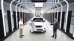 டாடா மோட்டார்ஸ் ஆலையை திறந்து வைத்தார் முதல்வர் ஸ்டாலின்!