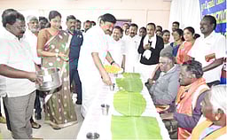 உதகையில் காலை உணவுத் திட்டம்: அமைச்சா் தொடங்கிவைத்தாா்