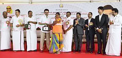 மாநிலம் முழுவதும் தூய்மைப் பணியாளா்களுக்கு உணவு
விரிவாக்கத் திட்டத்தை தொடங்கி வைத்தாா் முதல்வா் ஸ்டாலின்