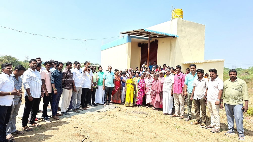 டாஸ்மாக் கடை அமைக்க எதிா்ப்பு: பொதுமக்கள் முற்றுகை