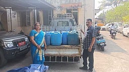 மாா்த்தாண்டம் அருகே 900 லிட்டா் மண்ணெண்ணெய் பறிமுதல்