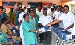 தூய்மைப் பணியாளா்களுக்கு காலை உணவுத் திட்டம் தொடக்கம்